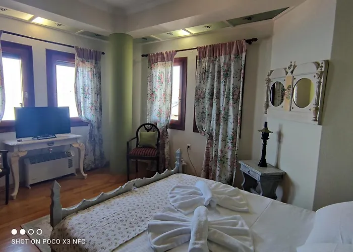 Mesonisi Maisonette أفيسوس