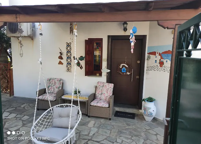 Mesonisi Maisonette أفيسوس