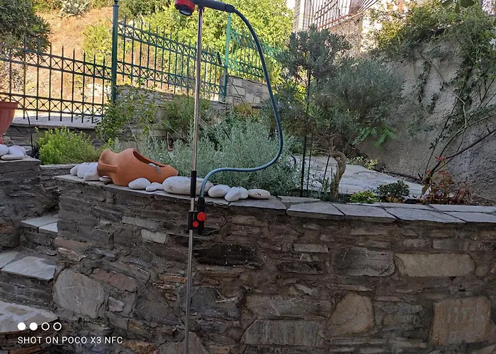 Mesonisi Maisonette بيت للعطل