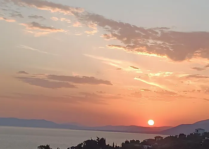 Mesonisi Maisonette بيت للعطل *