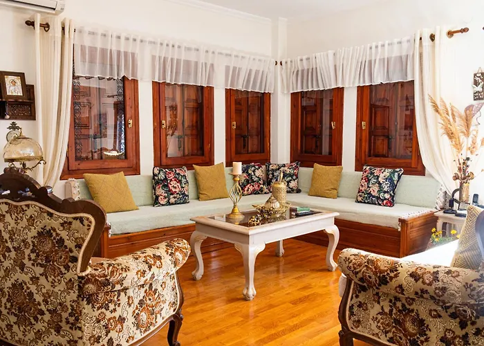 Mesonisi Maisonette *