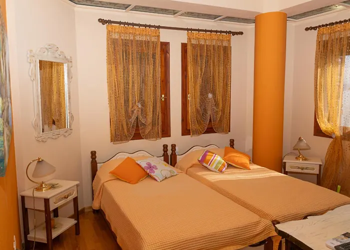 Mesonisi Maisonette أفيسوس