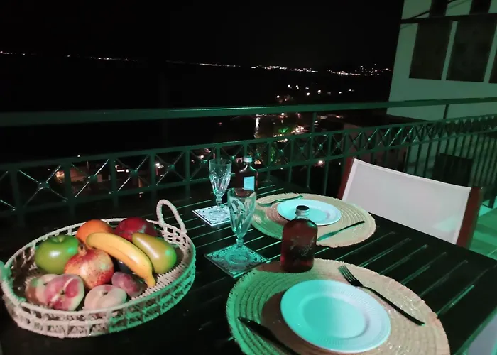 Mesonisi Maisonette أفيسوس