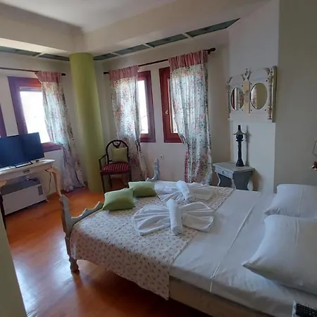 Mesonisi Maisonette