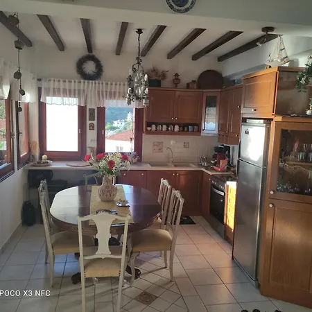 Mesonisi Maisonette * Афиссос