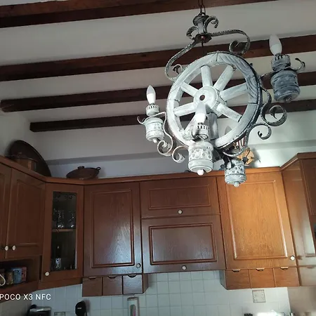 Mesonisi Maisonette Афиссос