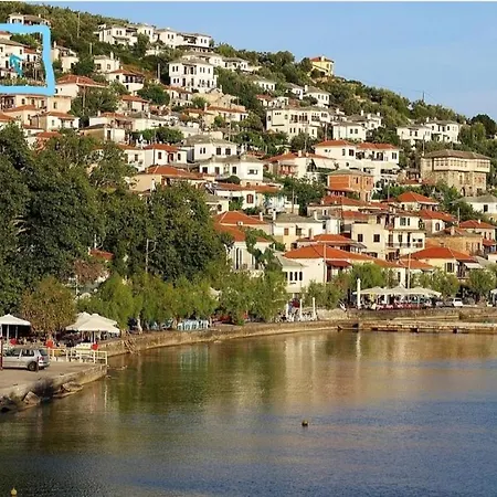 Mesonisi Maisonette *