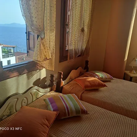 Mesonisi Maisonette *