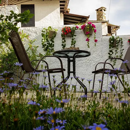 Mesonisi Maisonette Дом отдыха *