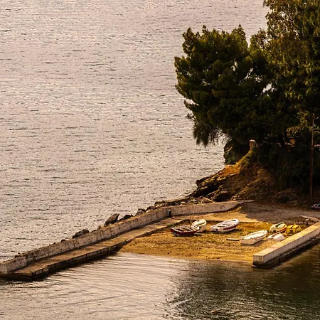 Mesonisi Maisonette *