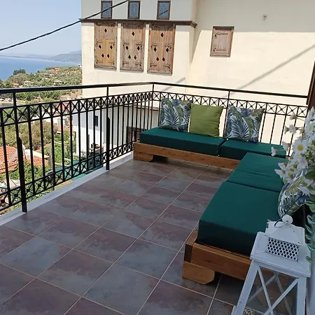 Дом отдыха Mesonisi Maisonette *