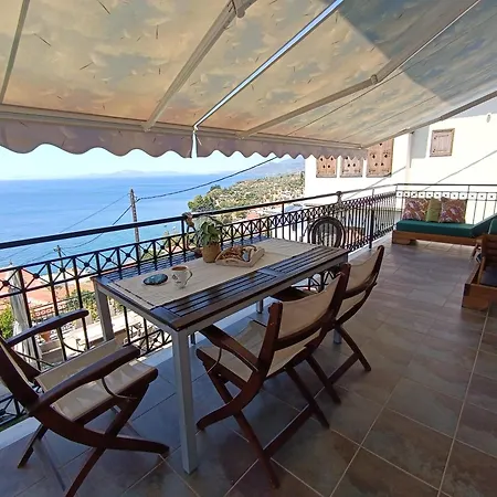 Mesonisi Maisonette